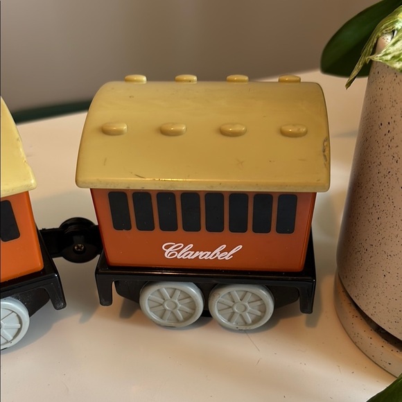 Vintage 1998 pull toy Thomas & Friends clarabel Annie Toy Train Set - Picture 4 of 7